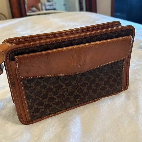 🤎✨VTG Celine Classic large Clutch w wristlet handle✨ - Picture 1 of 16